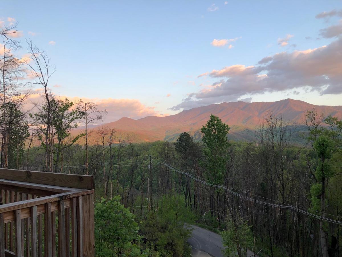 Love Nest Chalet Gatlinburg Exterior photo