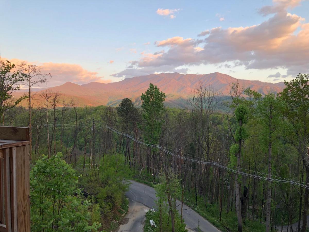Love Nest Chalet Gatlinburg Exterior photo
